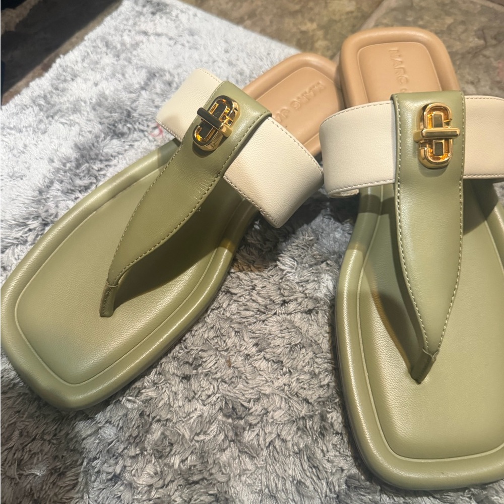 Marc Jacobs Olive Green and Cream Leather Thong Sandals with Gold Hardware